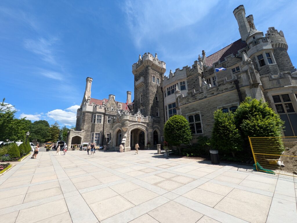 24.06.12 Casa Loma